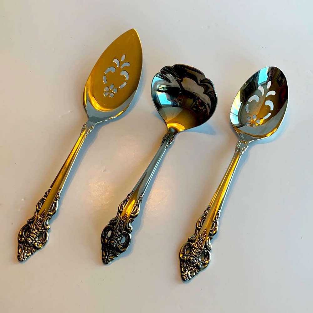 Oneida 3 Piece Hostess Set